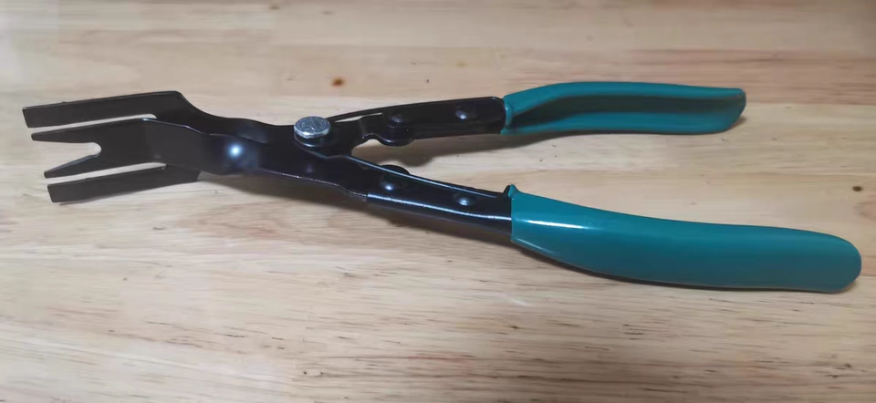 Car Trim Clip Removal Pliers Headlight Repair Door Panel Retainer Remover Tool